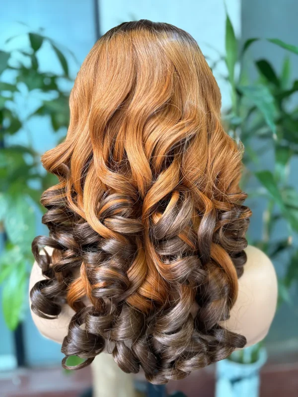 Bouncy Curly 5x5 Lace Closure Wig – 3-Tone Vibrance - 图片 4